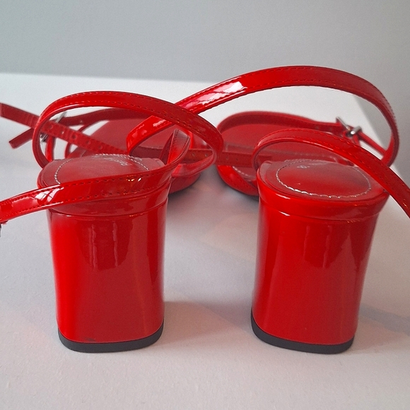 Glossy Red Short Heels, size 8 - Picture 5 of 6